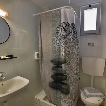 Mayflower Peros Apartament *